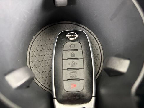 Used 2025 Nissan Rogue SV AWD/4WD image 21