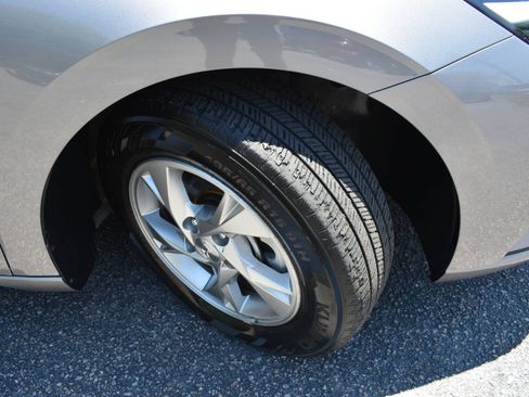 Used 2023 Hyundai Elantra SE FWD image 37