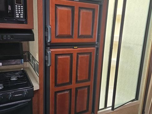 Used 2011 Ford E-450 and Econoline 450 Super Duty w/ Motorhome Prep Pkg image 12