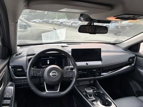 Used 2024 Nissan Rogue SL w/ SL Premium Package AWD/4WD image 11