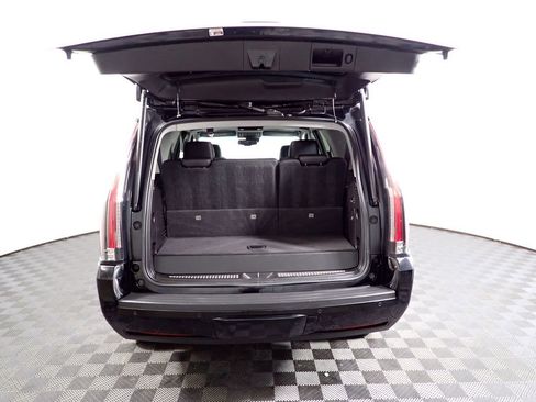 Used 2016 Cadillac Escalade Premium image 17