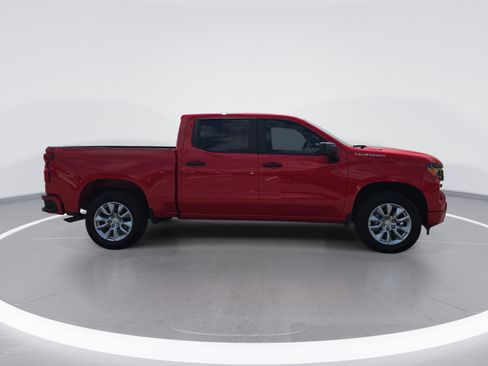 Used 2025 Chevrolet Silverado 1500 Custom RWD image 2