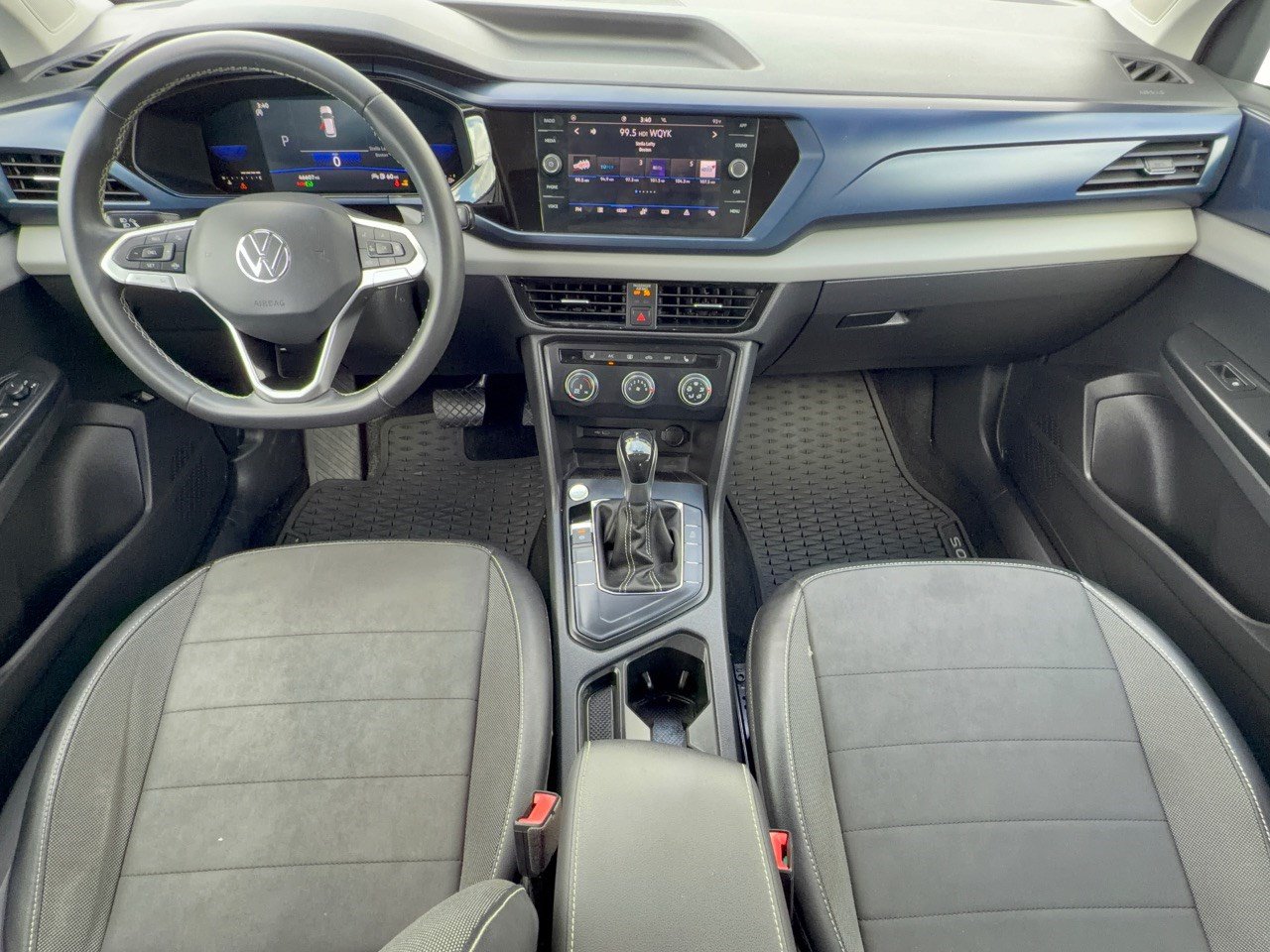 Used 2022 Volkswagen Taos SE w/ Panoramic Sunroof Package FWD image 17