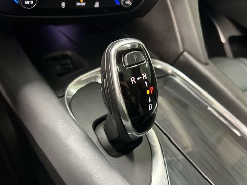 Used 2020 Buick Enclave Essence w/ Sport Touring Edition AWD/4WD image 17