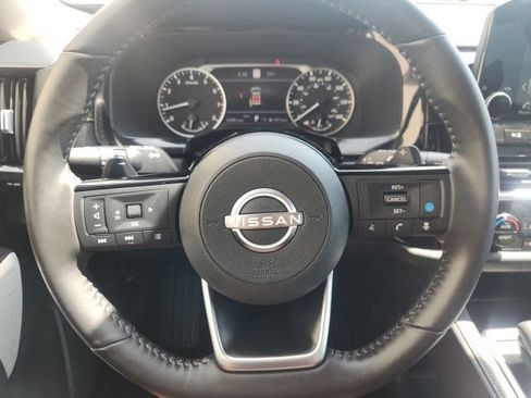 Used 2025 Nissan Pathfinder SL w/ Black Appearance Package AWD/4WD image 34