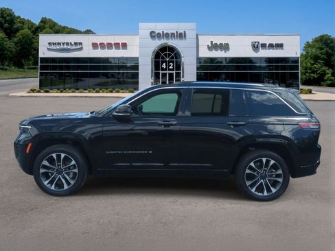 Used 2023 Jeep Grand Cherokee Overland AWD/4WD image 3