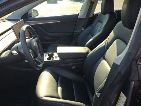 Used 2023 Tesla Model 3 Standard Range RWD image 3