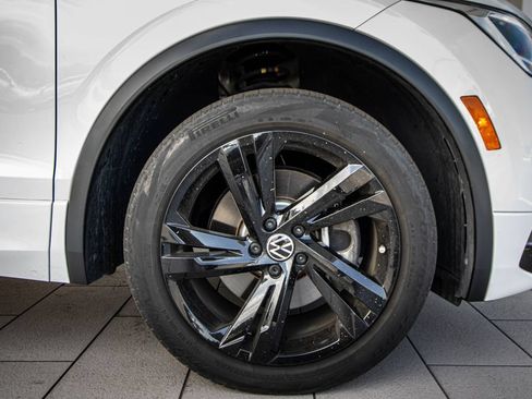 Used 2023 Volkswagen Tiguan SE R-Line FWD image 5