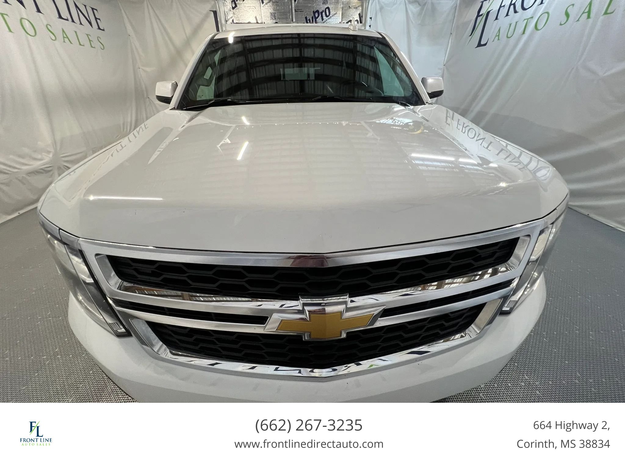 Used 2018 Chevrolet Suburban LT RWD image 2
