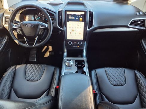 Certified 2023 Ford Edge Titanium image 9