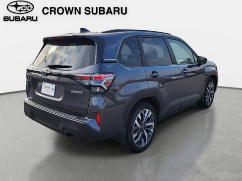 Used 2025 Subaru Forester Touring image 5
