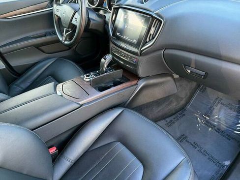 Used 2019 Maserati Ghibli S image 19
