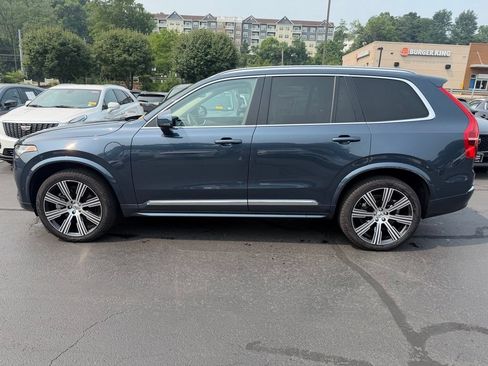 Used 2025 Volvo XC90 T8 Plus w/ Protection Package Premier AWD/4WD image 3