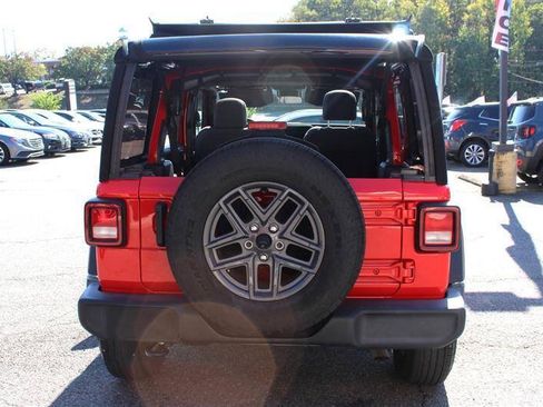 Used 2024 Jeep Wrangler Unlimited Sport AWD/4WD image 32