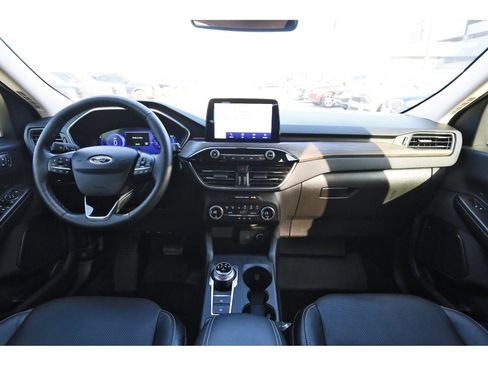 Used 2020 Ford Escape Titanium image 11