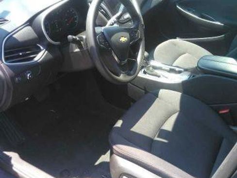 Used 2025 Chevrolet Malibu LT FWD image 5