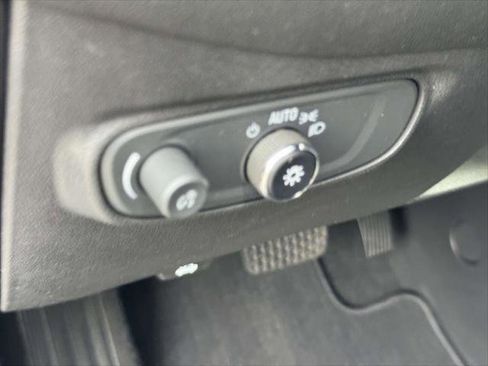 Used 2023 Chevrolet Equinox RS image 19