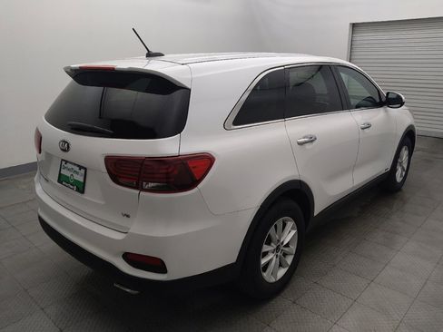Used 2019 Kia Sorento AWD V6 image 9
