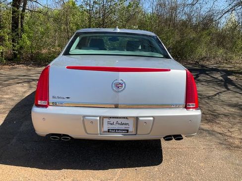 Used 2011 Cadillac DTS Luxury image 23