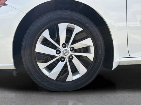 Certified 2024 Nissan Altima 2.5 S FWD image 14