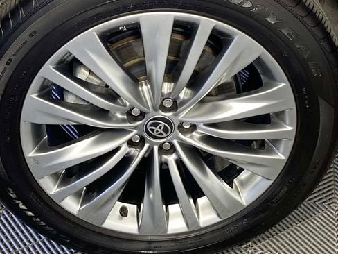 Used 2025 Toyota Highlander Platinum AWD/4WD image 30