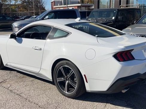 Used 2024 Ford Mustang Premium image 4