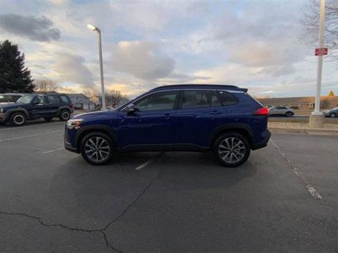 Certified 2023 Toyota Corolla Cross XLE image 5