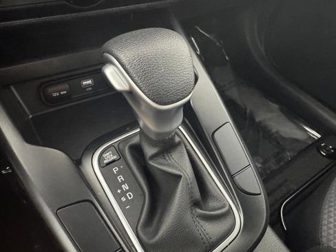 Used 2025 Kia Soul LX FWD image 19