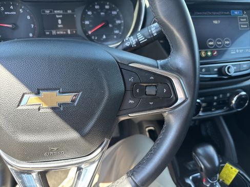 Used 2021 Chevrolet TrailBlazer LT w/ Premium Seating Package AWD/4WD image 19