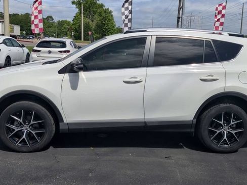 Used 2018 Toyota RAV4 SE w/ Power Extra Value Package FWD image 5