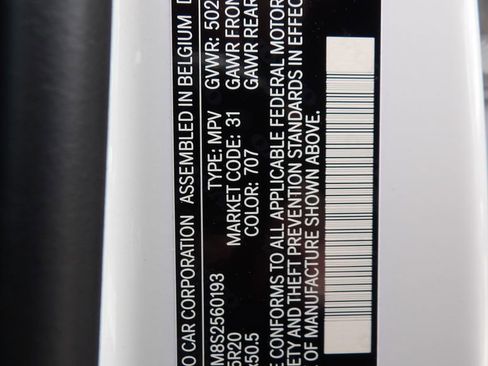 New 2025 Volvo XC40 B5 Ultra w/ Climate Package image 32