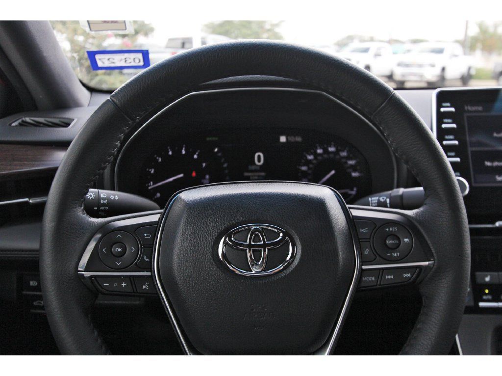 Used 2022 Toyota Avalon XLE FWD image 9