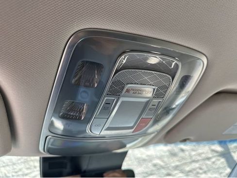 Used 2022 Genesis GV70 2.5T AWD/4WD image 16