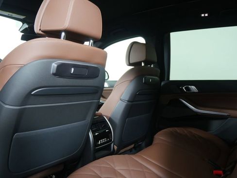 New 2026 BMW X7 xDrive40i w/ M Sport Package image 17