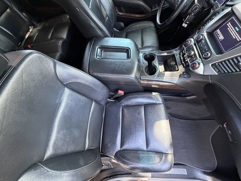 Used 2019 Chevrolet Suburban LT image 13