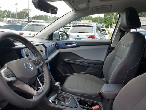 Certified 2023 Volkswagen Taos SE w/ Panoramic Sunroof Package FWD image 24