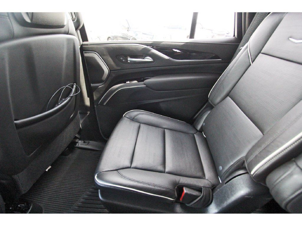Used 2021 Cadillac Escalade Sport w/ LPO, Illumination Package AWD/4WD image 12