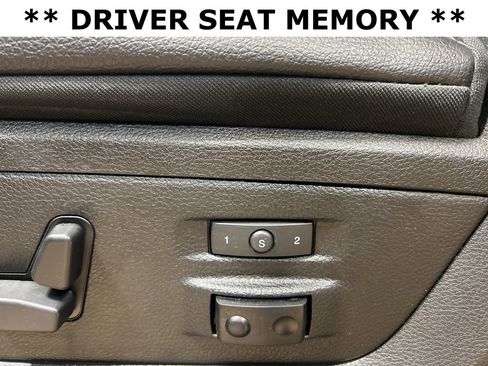 Used 2017 RAM 1500 Laramie w/ Convenience Group image 8