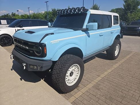 Used 2024 Ford Bronco Outer Banks AWD/4WD image 1