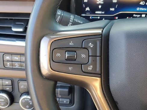 Used 2023 Chevrolet Suburban High Country image 15