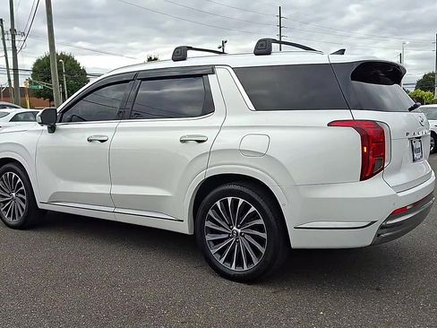 Used 2023 Hyundai Palisade Calligraphy image 6