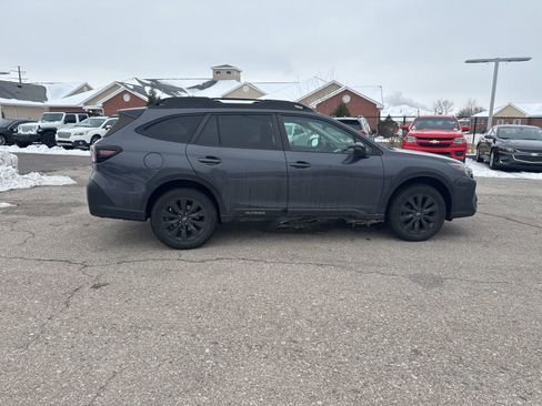 Used 2023 Subaru Outback Onyx Edition image 12