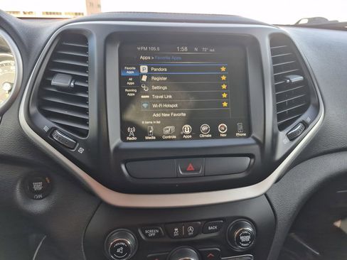 Used 2017 Jeep Cherokee Trailhawk w/ Comfort/Convenience Group image 8