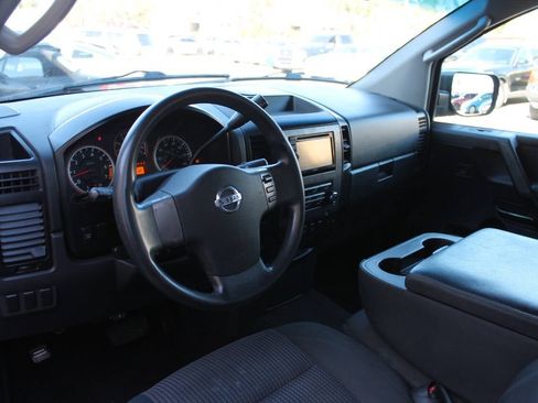 Used 2010 Nissan Titan SE RWD image 20