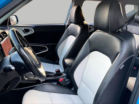 Certified 2023 Kia Soul GT-Line FWD image 8