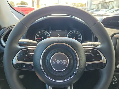 Used 2022 Jeep Renegade Latitude image 17