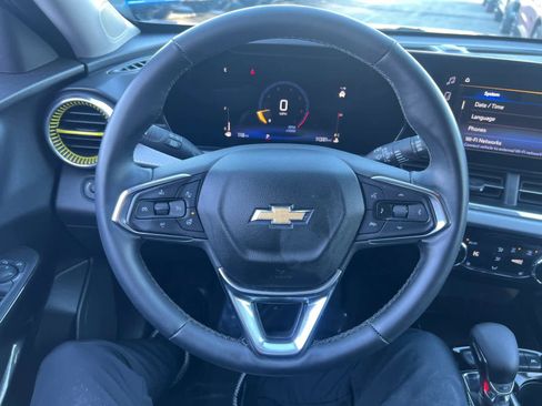 Used 2024 Chevrolet Trax LT w/ Driver Confidence Package image 16