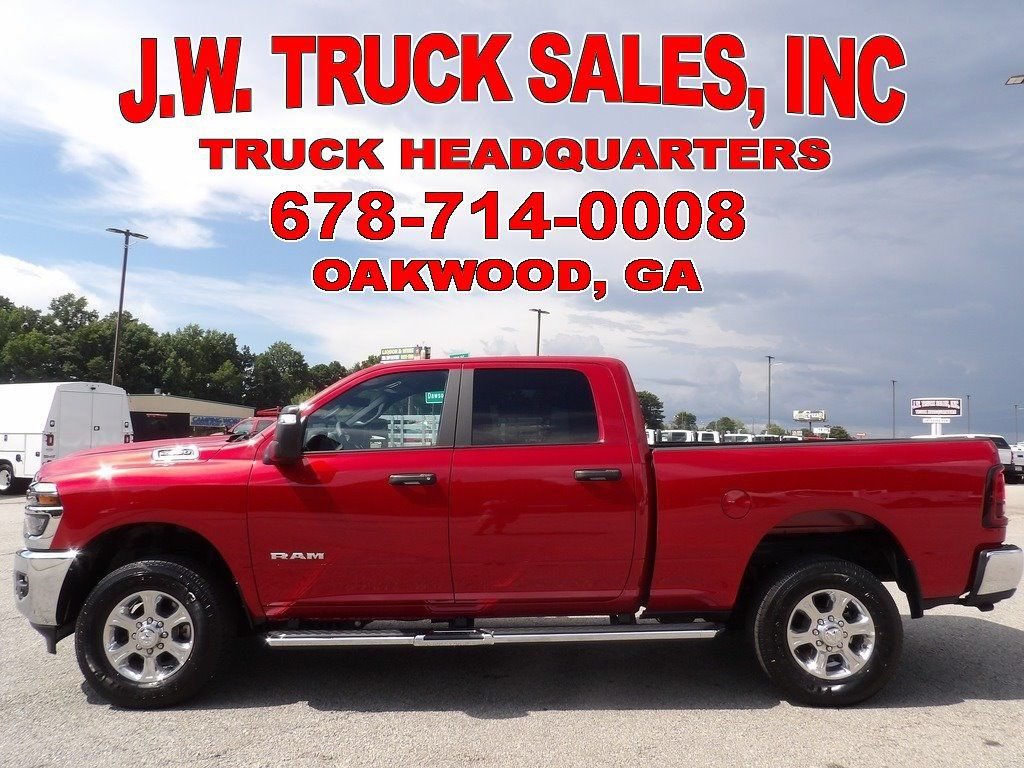 Used 2026 RAM 2500 Big Horn AWD/4WD image 2