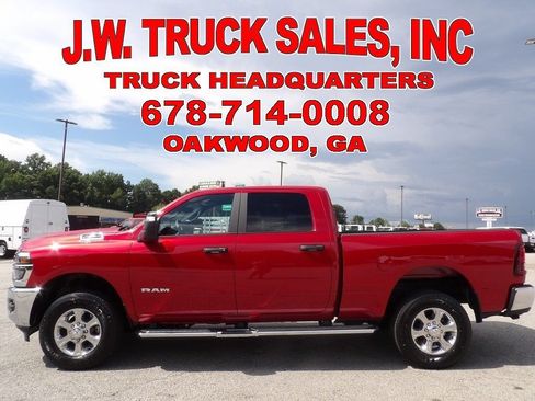 Used 2026 RAM 2500 Big Horn AWD/4WD image 2