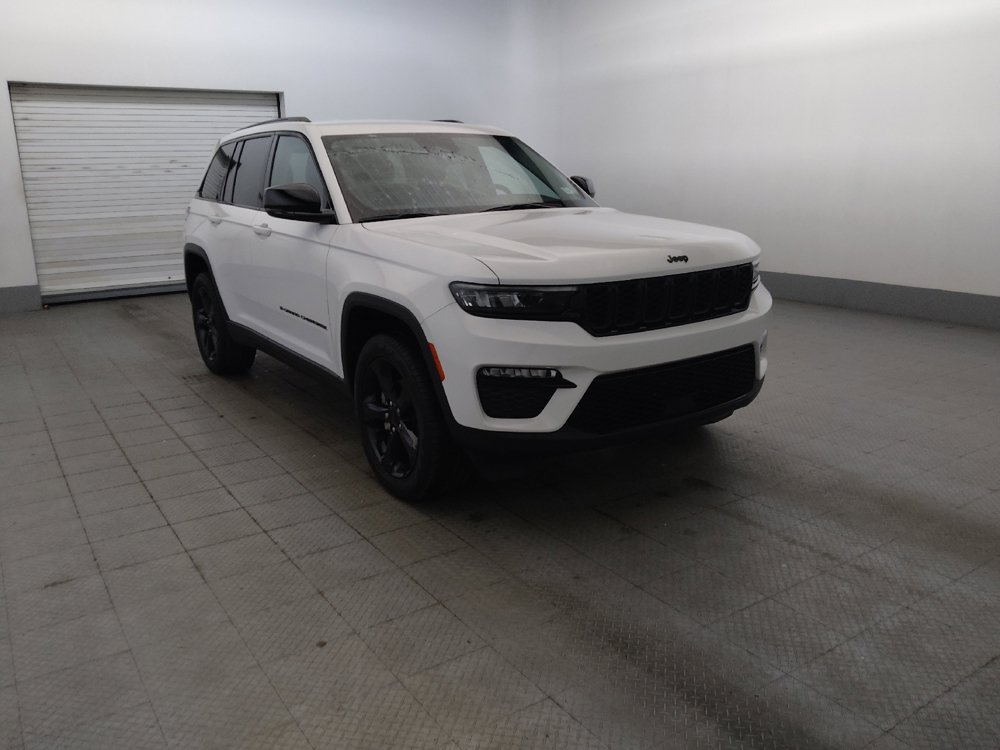 Used 2023 Jeep Grand Cherokee Limited w/ Black Appearance Package RWD image 13